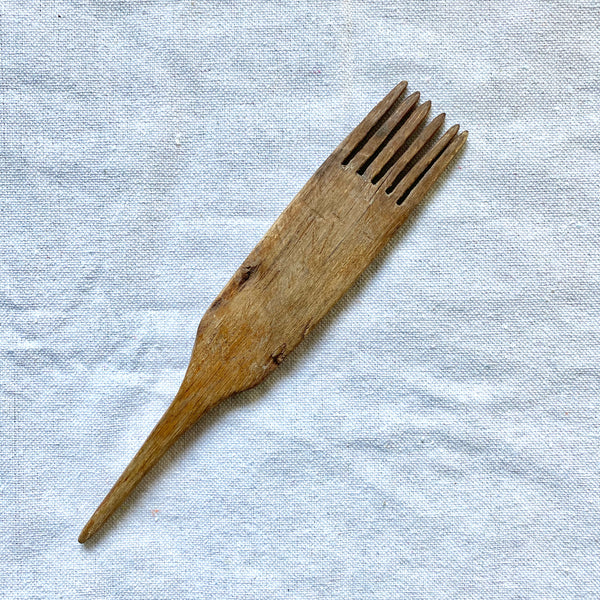 VINTAGE NAVAJO WEAVING COMB - 17