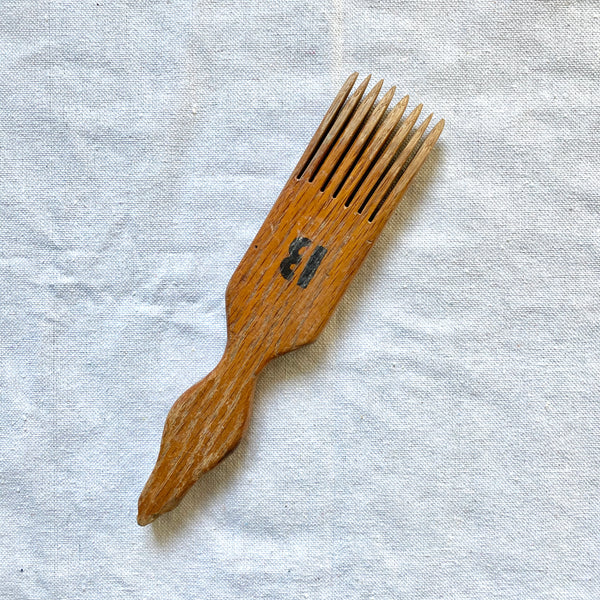 VINTAGE NAVAJO WEAVING COMB - 23