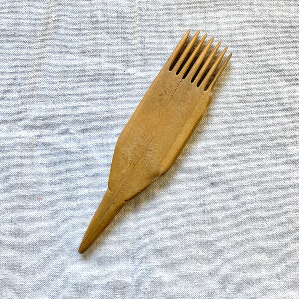VINTAGE NAVAJO WEAVING COMB - 25